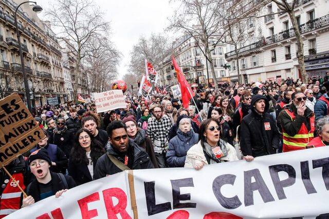 Um milhão nas ruas de França contra a reforma das pensões e 26 detidos em Paris