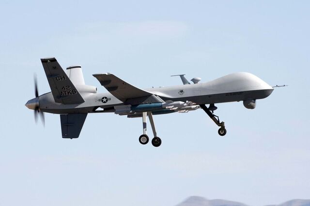 Caça russo colide intencionalmente com drone dos EUA sobre o Mar Negro