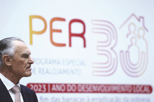 Críticas de Cavaco fazem estalar guerra entre PS e PSD