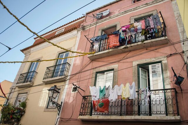 Taxa variável e taxa fixa dos juros do crédito da casa cada vez mais perto