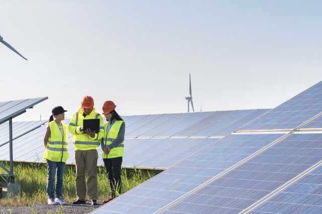 Renováveis com crescimento recorde mundial de 9,6%, apesar da crise energética