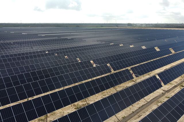 Hyperion garante 105 milhões de euros para construir 17 parques solares em Portugal