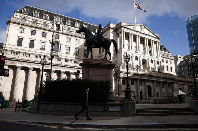 Banco de Inglaterra não mexe nos juros e reduz balanço em mais de 100 milhões