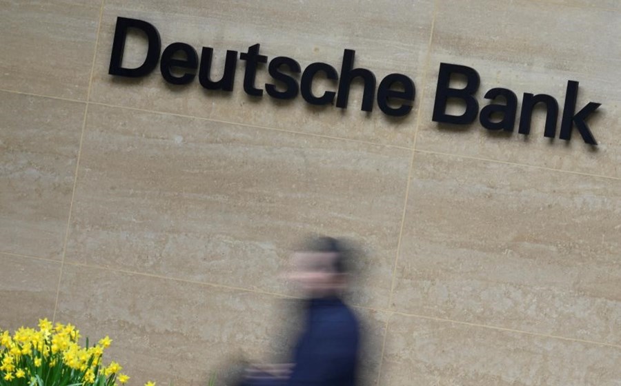 Ações do banco alemão ainda caíram ontem, cedendo 1,58%.
