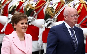 Marido de ex-primeira-ministra escocesa detido 