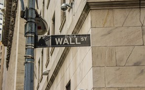 Wall Street fecha no verde. S&P 500 em máximos de nove meses 