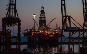 Petróleo recua com investidores à espera de reunião da OPEP+