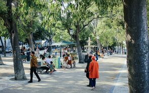 lisboa rua pessoas consumo comércio