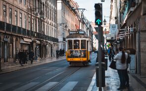 lisboa rua pessoas consumo comércio