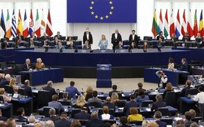 Eurodeputados discutiram a proposta de orçamento da UE para 2028-2034 com Ursula von der Leyen.