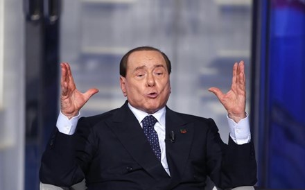 Antigo primeiro-ministro italiano Silvio Berlusconi diagnosticado com leucemia