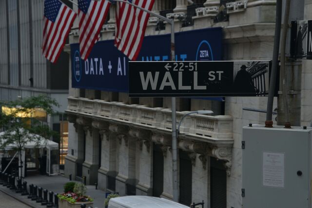 Wall Street no vermelho com investidores a digerirem dados do emprego