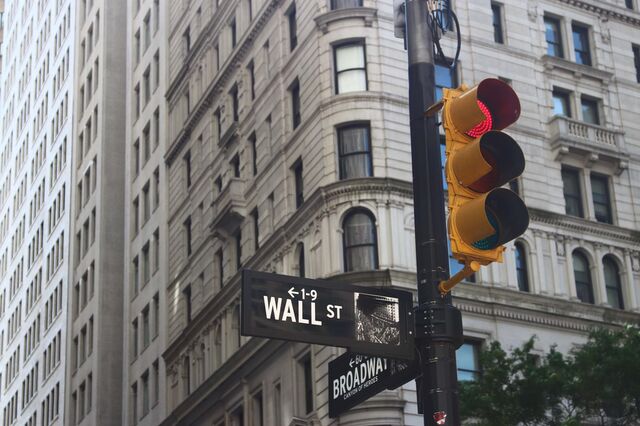Wall Street fecha no vermelho com tecnológicas à cabeça 