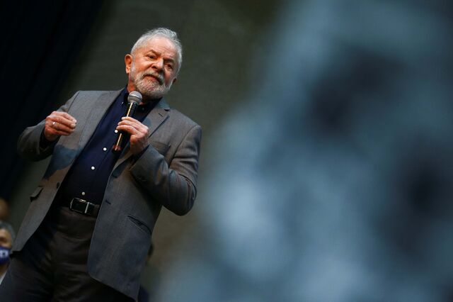 Lula em Portugal para fechar 13 acordos na primeira cimeira luso-brasileira em sete anos
