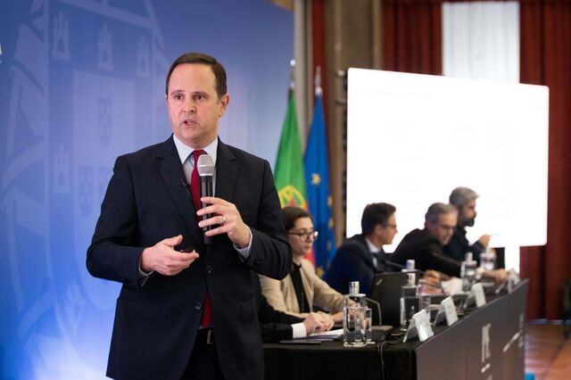 Medina adia excedente para o pós-legislatura
