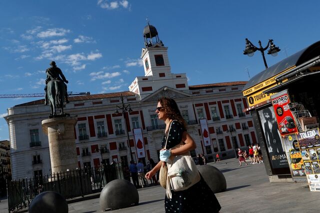 Turistas portugueses estão a gastar mais lá fora