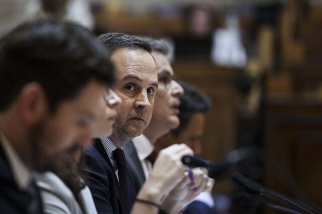 Medina diz que não há parecer, mas promete enviar todos os elementos sobre a TAP aos deputados