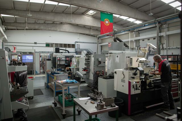 Metal português bate recorde de exportações em 2023, mas atento a 'sinais de alerta'