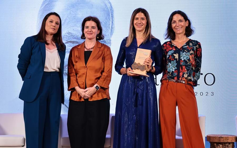 O Prémio Personalidade foi atribuído, a título póstumo, ao comendador Rui Nabeiro. Rita Nabeiro recebeu o prémio que foi entregue pela ministra da Presidência, Maria Vieira da Silva e Joana Balsemão, vereadora de Cascais e Diana Ramos, diretora do Jornal de Negócios