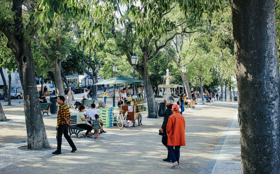 lisboa rua pessoas consumo comércio