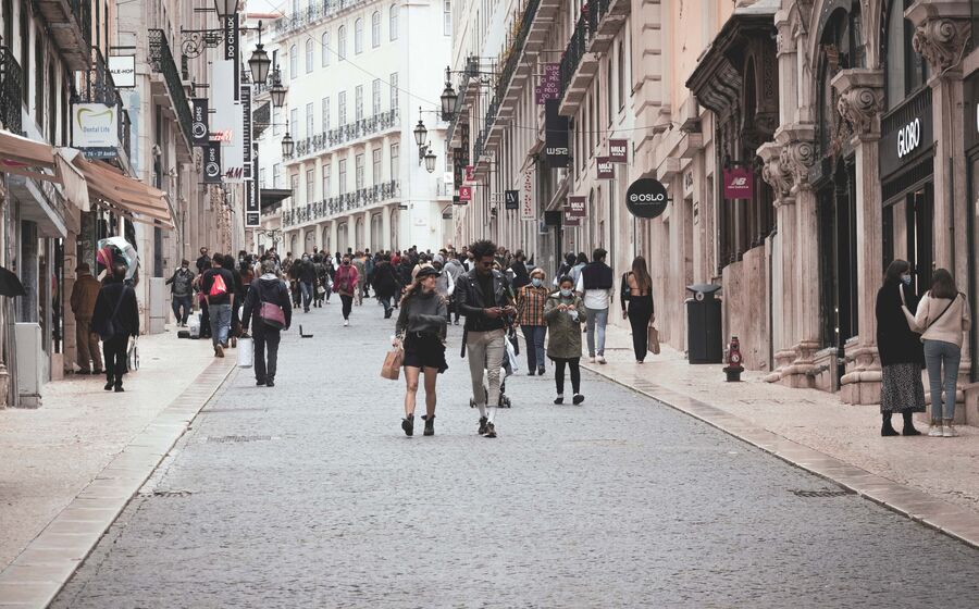 lisboa rua pessoas consumo comércio
