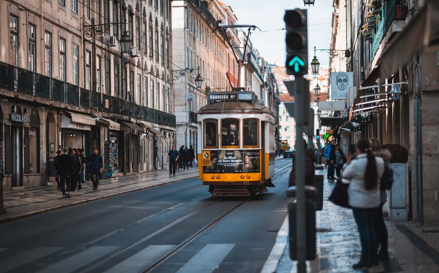 lisboa rua pessoas consumo comércio