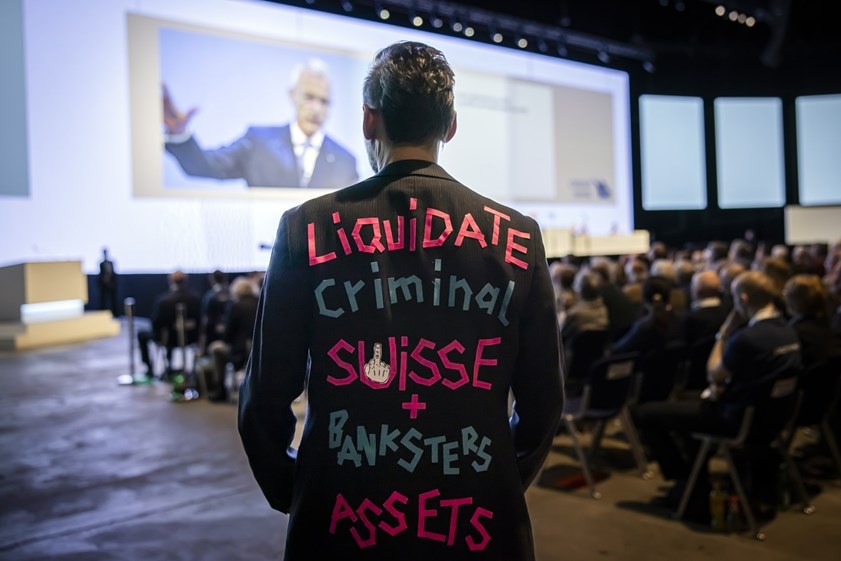 Foi a última assembleia geral dos 167 anos de história do Credit Suisse. Houve críticas aos gestores, mas a organização e educação suíças imperaram.