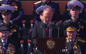 Putin evoca “guerra patriótica” enquanto Kiev marca Dia da Europa à espera da adesão