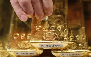 Investidores respiram de alívio após emissão de dívida nos EUA. Ouro brilha