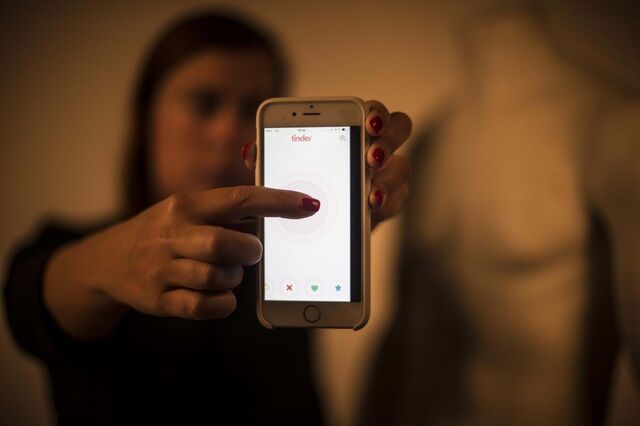 Ucrânia: Operadora do Tinder anúncia saída da Rússia