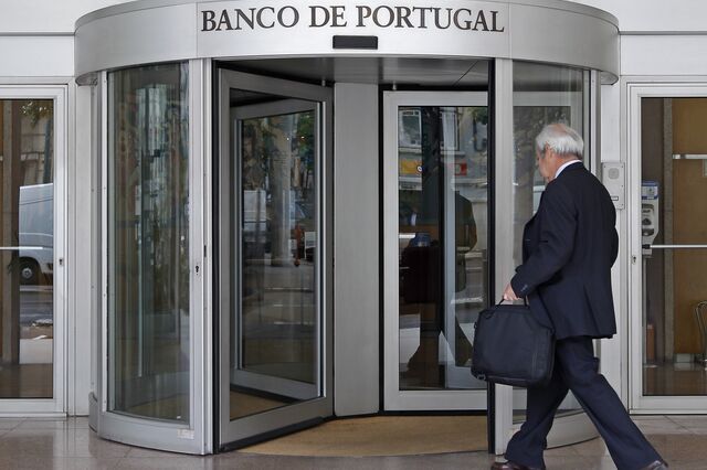 Dívida pública cai em novembro pelo quarto mês consecutivo