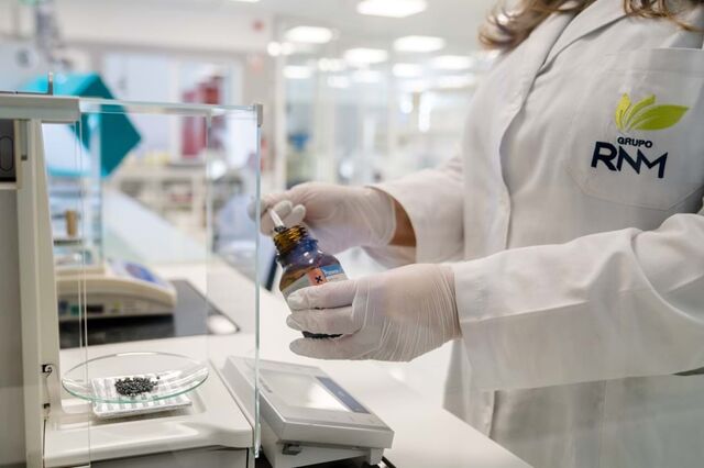 RNM de Famalicão compra espanholas Drogas Vigo e Urteaga