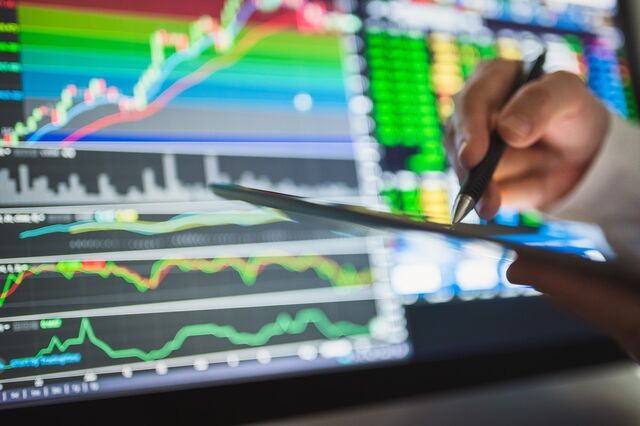 Setor automóvel penaliza Europa. Petróleo cai pela terceira sessão