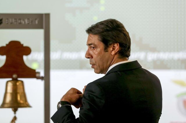 SAD das águias quer ter mais 10 anos para alienar ações da Benfica TV e Estádios 