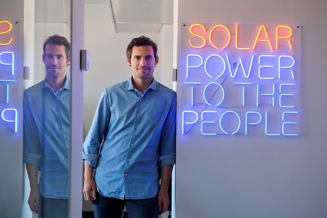 Otovo cresce à boleia do aluguer de painéis solares