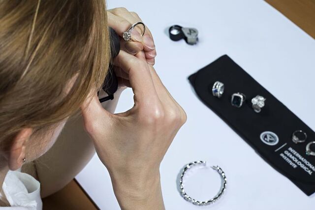 Blackstone compra laboratório de certificação de diamantes à Fosun e família fundadora