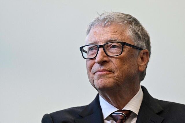 Bill Gates prevê que IA levará ao fim dos motores de busca ou lojas 'online'