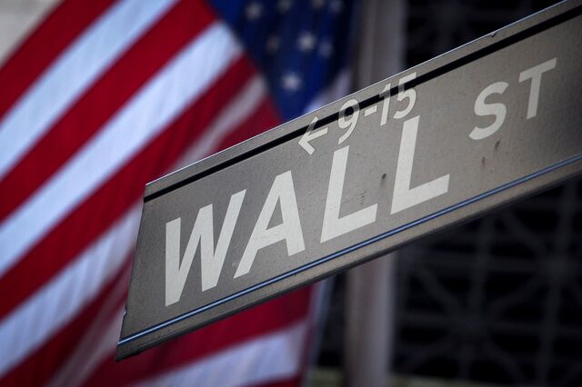 Wall Street fecha em baixa à espera de Powell
