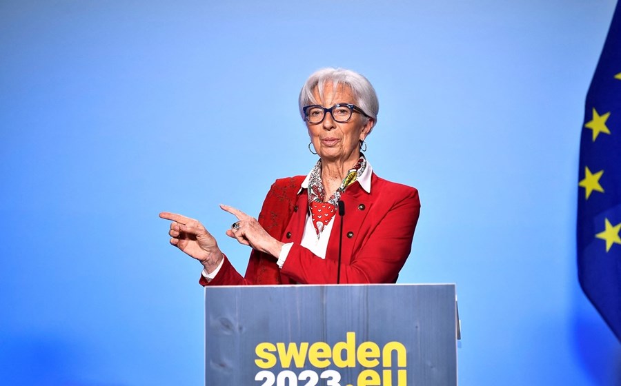 A presidente do BCE, Christine Lagarde, deverá anunciar hoje um aumento de     25 pontos base nos juros.