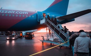 Companhia aérea neozelandesa vai começar a pesar os passageiros antes de embarcarem