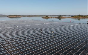 Projeto solar flutuante em Alqueva vence prémio da Comissão Europeia