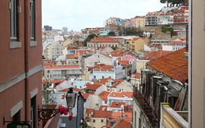 Estrangeiros estão a comprar menos casas em Portugal