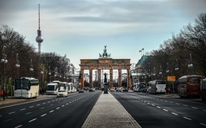 Clima de negócios na Alemanha cai pelo terceiro mês seguido e aponta para recessão longa