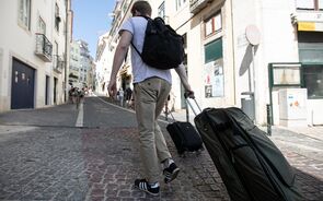 nómadas digitais, vistos de trabalho remoto, turista, turismo