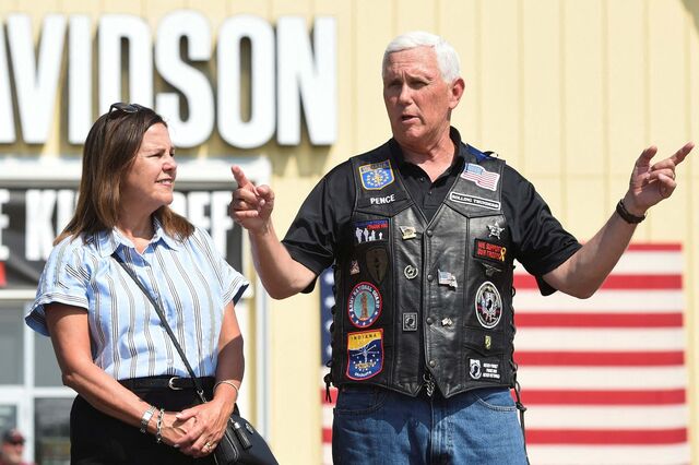 Mike Pence, ex-vice de Trump, entra na corrida à Casa Branca