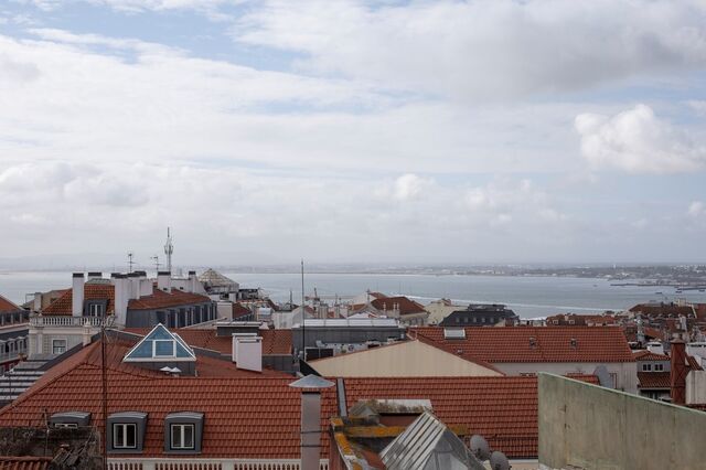 Emigrantes vão ter de declarar tudo o que ganham por causa das mais-valias