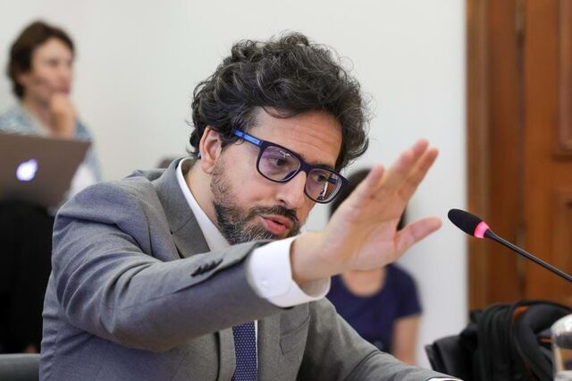 'Não há obrigatoriedade sobre a privatização da TAP, a Comissão não impôs nada'