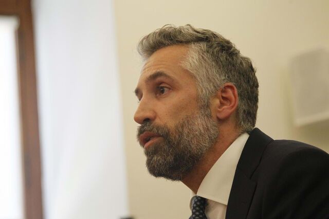 Pedro Nuno Santos nega ter dado orientações para compra de ações de CTT