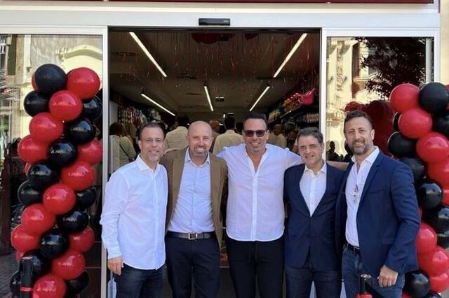 Rei dos preços baixos de Israel chega ao Porto