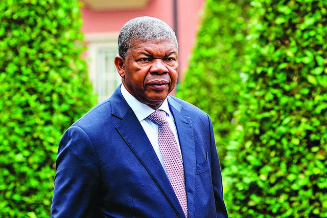 Presidente angolano exonera ministro da Indústria e Comércio